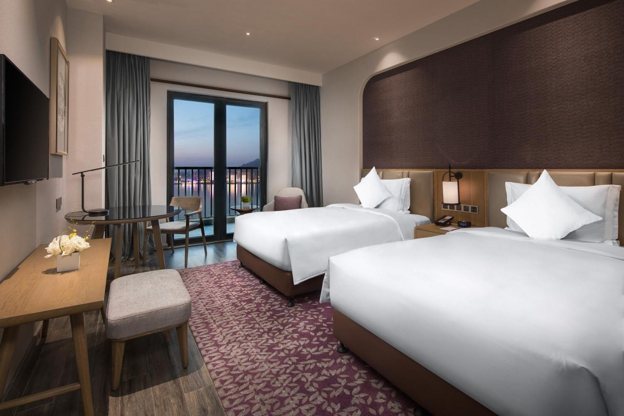 Crowne Plaza Qingdaoorientalmoviemetropolis By Ihg Hotel Exterior foto