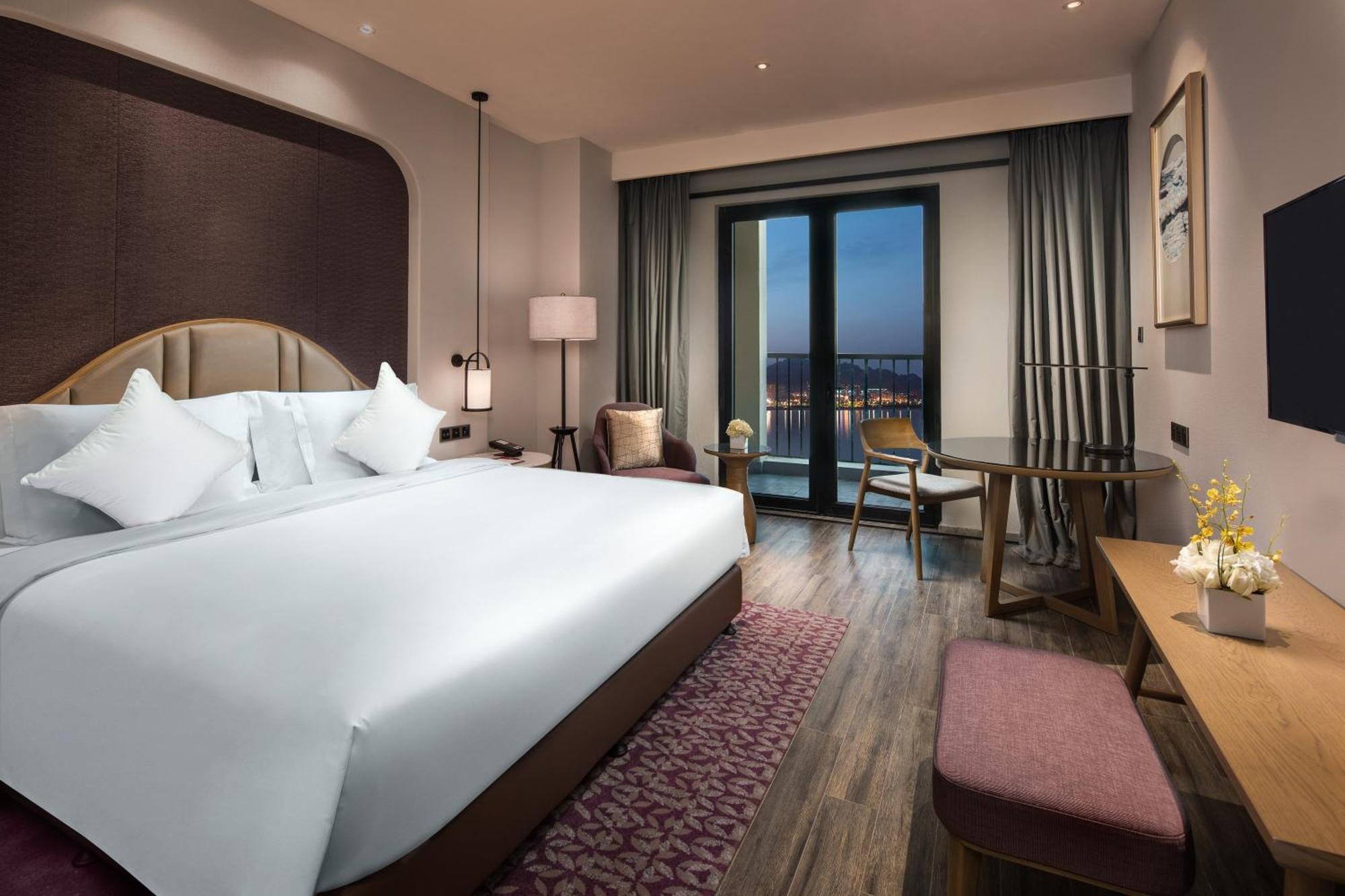 Crowne Plaza Qingdaoorientalmoviemetropolis By Ihg Hotel Exterior foto