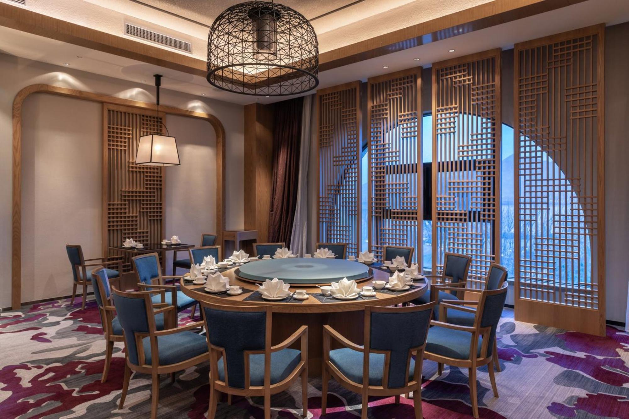 Crowne Plaza Qingdaoorientalmoviemetropolis By Ihg Hotel Exterior foto
