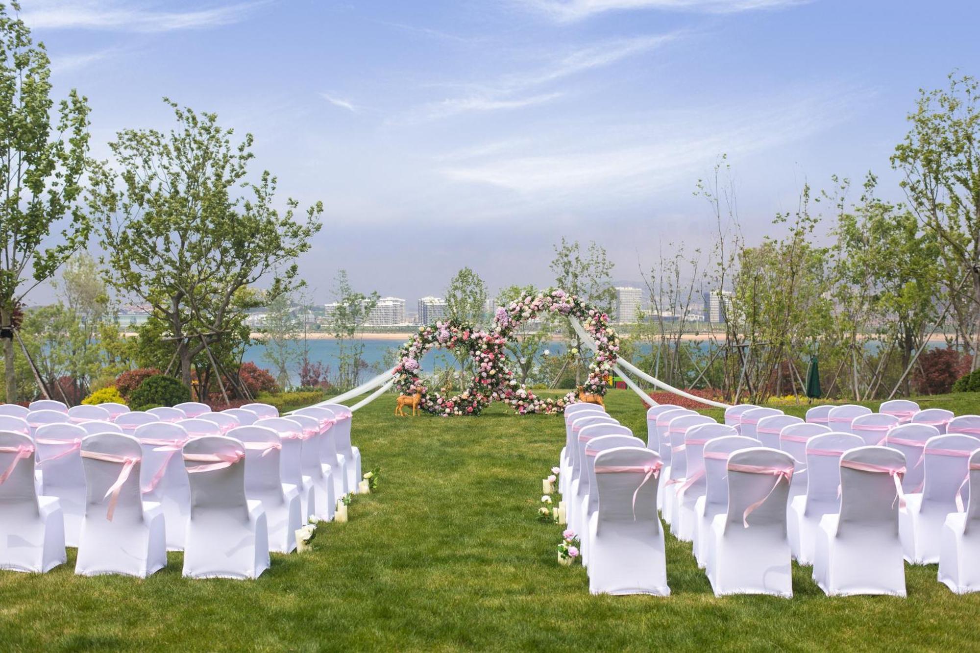 Crowne Plaza Qingdaoorientalmoviemetropolis By Ihg Hotel Exterior foto