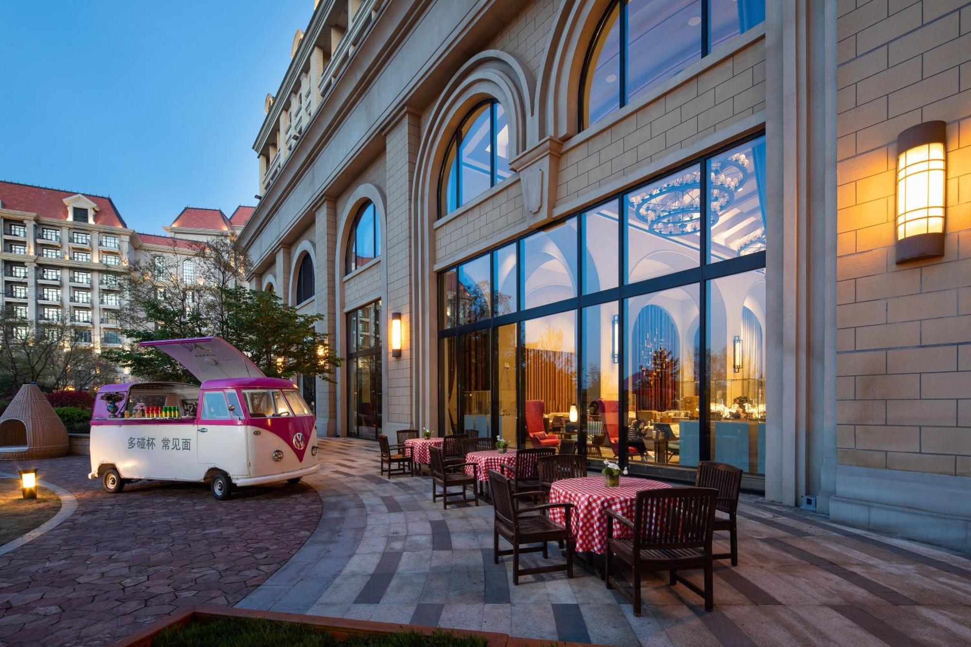 Crowne Plaza Qingdaoorientalmoviemetropolis By Ihg Hotel Exterior foto