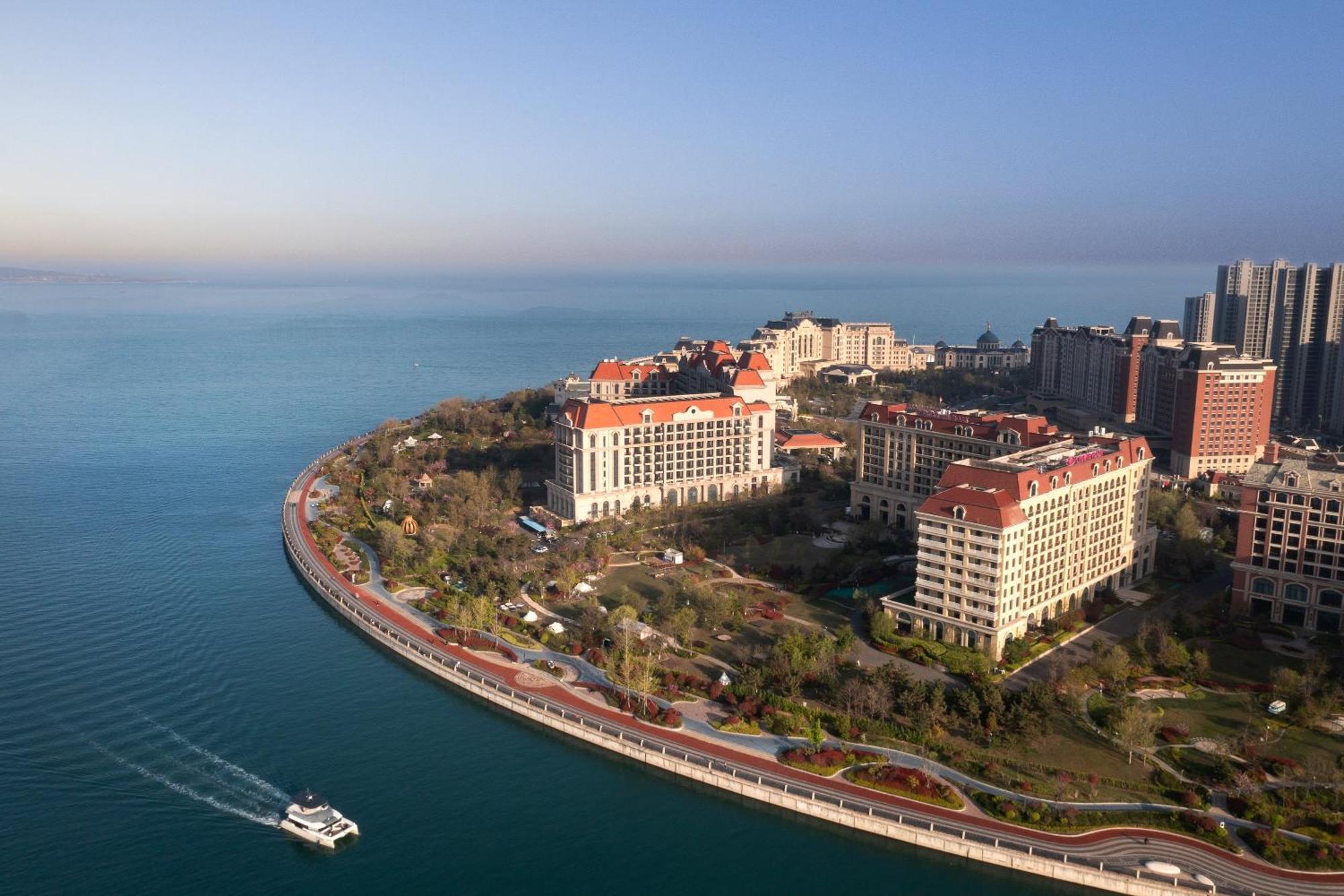 Crowne Plaza Qingdaoorientalmoviemetropolis By Ihg Hotel Exterior foto